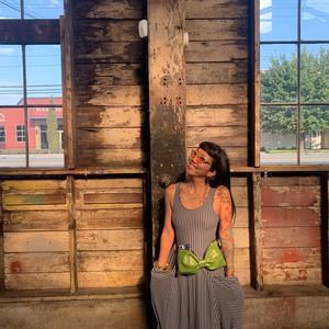 Meet your Posher, Miss